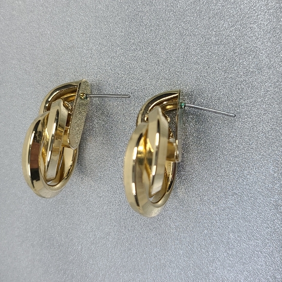 Earrings Door Knocker Gold Tone Studs Classic Everyday Career Preppy Style EUC - Picture 3 of 5